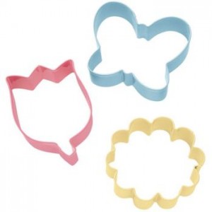 A Set of 3 Flower Themed cookie Cutters