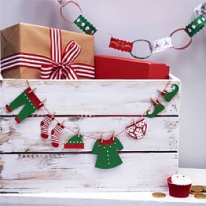 Santa and Friends Elf Clothing Bunting - 1.2m